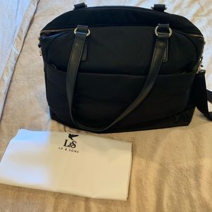Lo & Sons O.M.G Overnight Bag